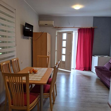 Sobe Apartmani Svitlana Sukošan Exterior foto